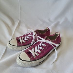 Converse Allstars Low Top Fushia Pink Size 6 Mens 8 Womens